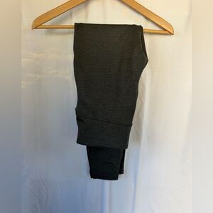 NWOT!! SPANX Women’s Medium Dark Gray Knit Leggings